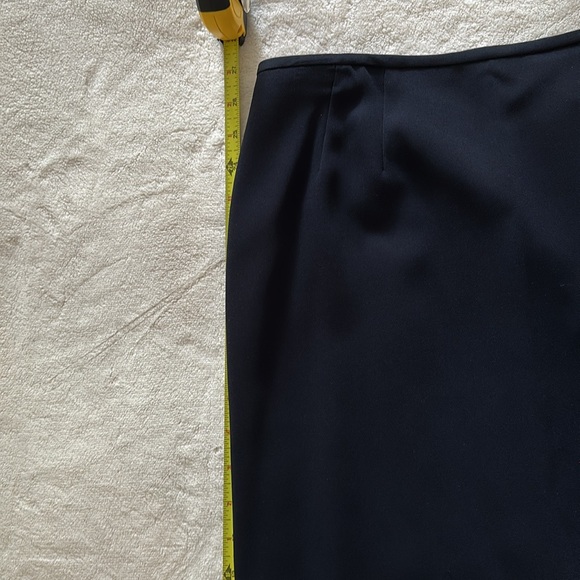 Albert Nipon skirt suit fully lined navy blue. Waist - Picture 11 of 16
